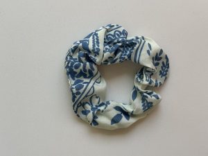 GUMKA DO WŁOSÓW NIEBIESKA