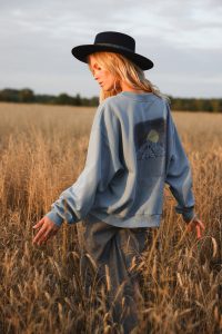 BLUZA BIG SISTER “NOCNY MOTYL” NIEBIESKA