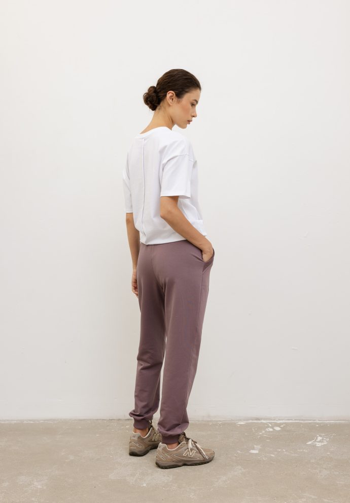 lekkie spodnie joggers lawendowe