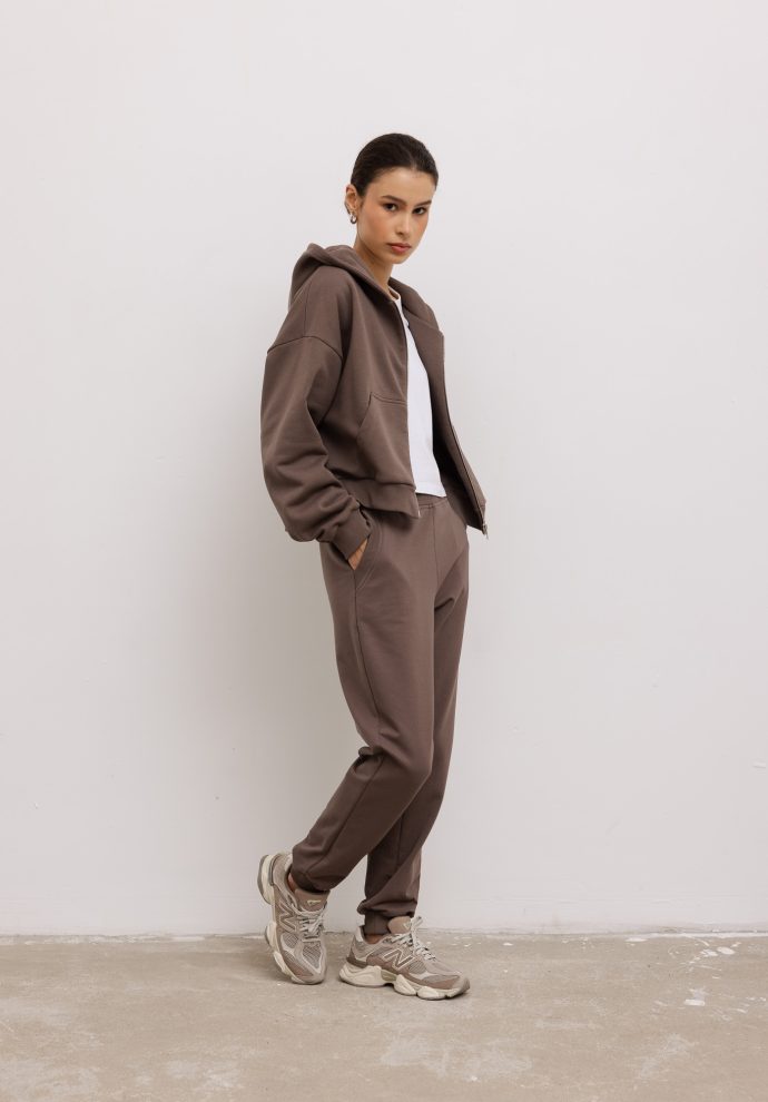 spodnie joggers kakao