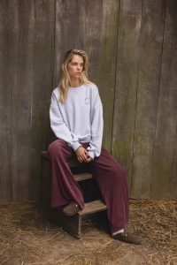 Jakie bluzy damskie oversize najlepiej wpisują się w streetwear?