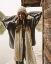 WEŁNIANY SZALIK MELANIA ECRU