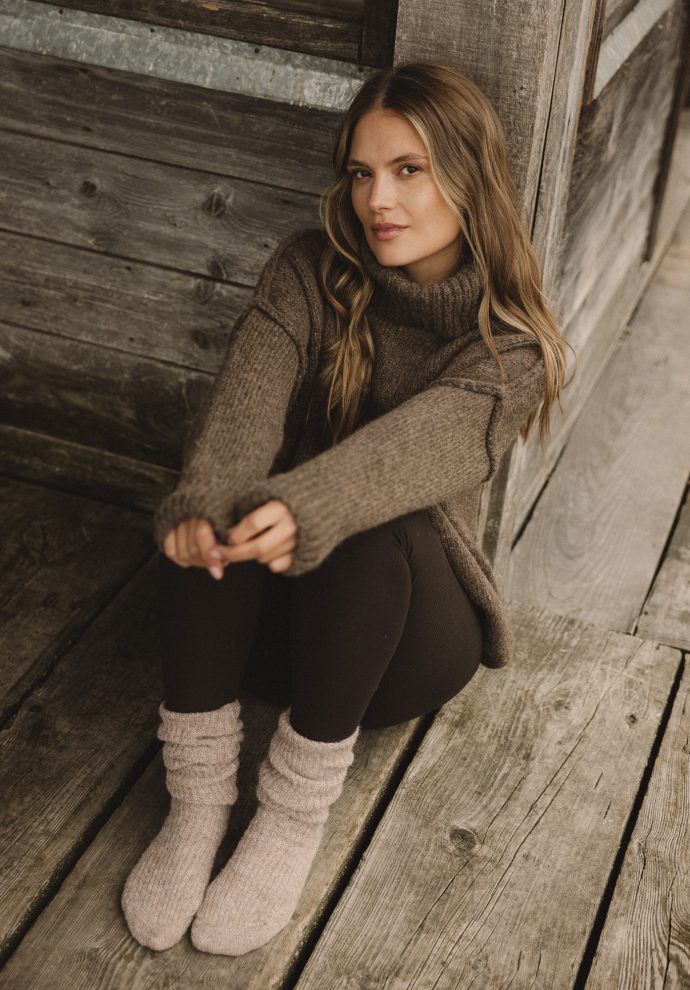 wełniany golf adele brązowy