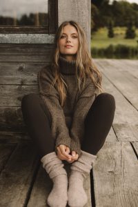 WEŁNIANY GOLF ADELE  BRĄZOWY