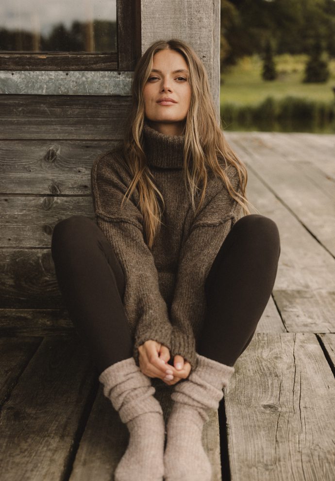 wełniany golf adele brązowy