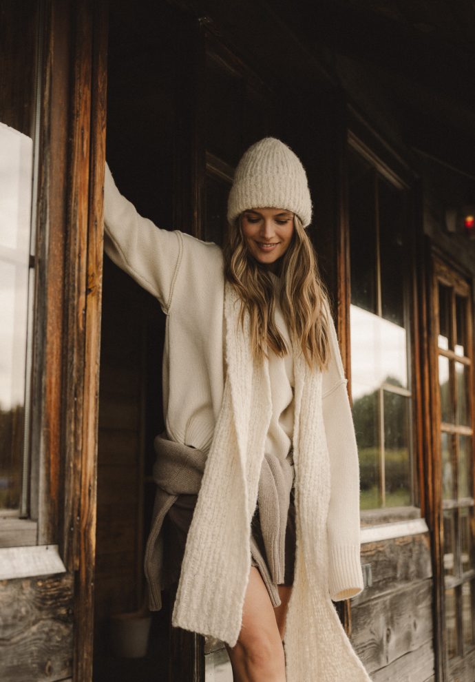 WEŁNIANA CZAPKA MELANIA ECRU