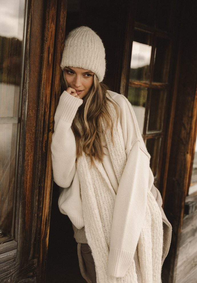 WEŁNIANA CZAPKA MELANIA ECRU