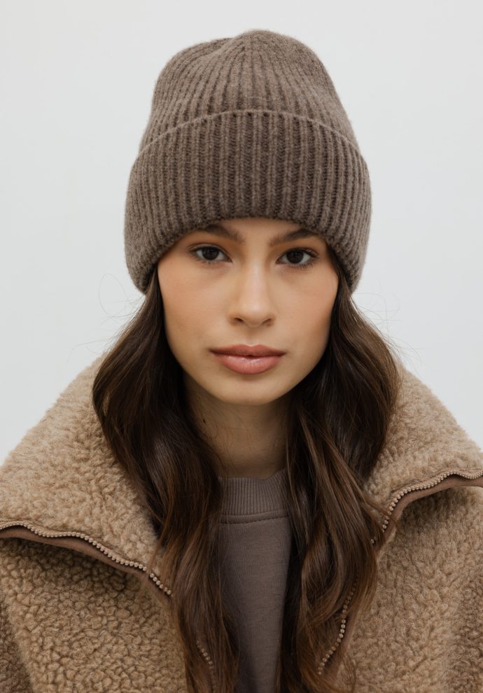 wełniana czapka ines brązowa
