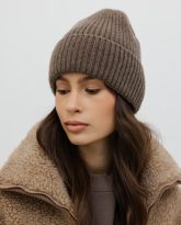 wełniana czapka ines brązowa