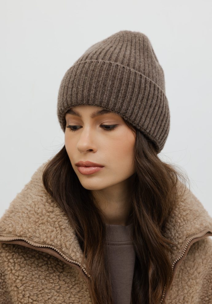 wełniana czapka ines brązowa