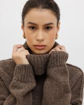 wełniany golf adele brązowy