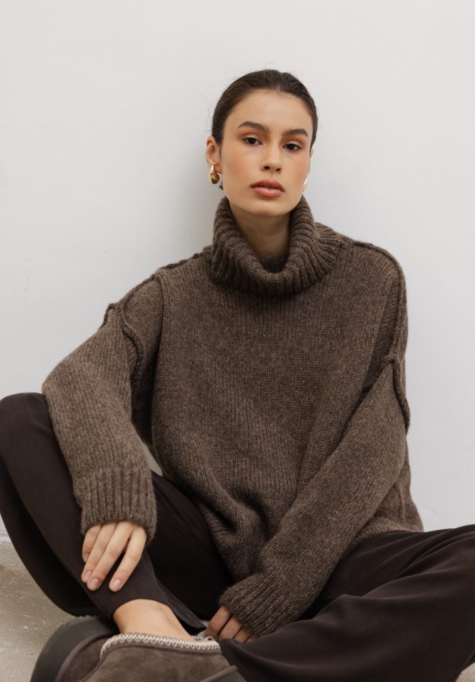 wełniany golf adele brązowy