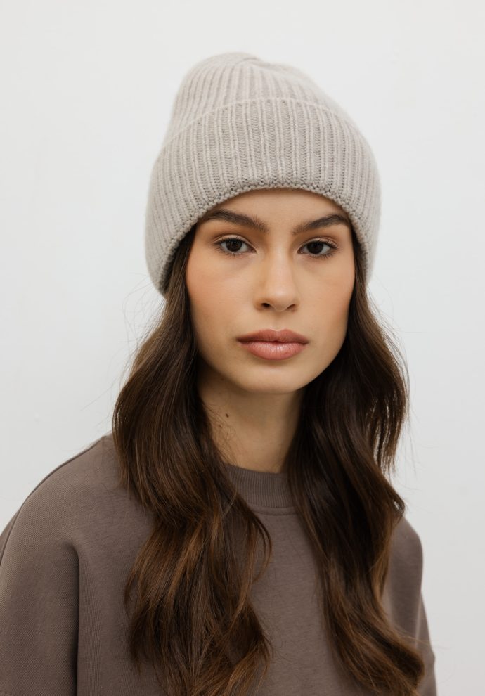 wełniana czapka ines beżowa