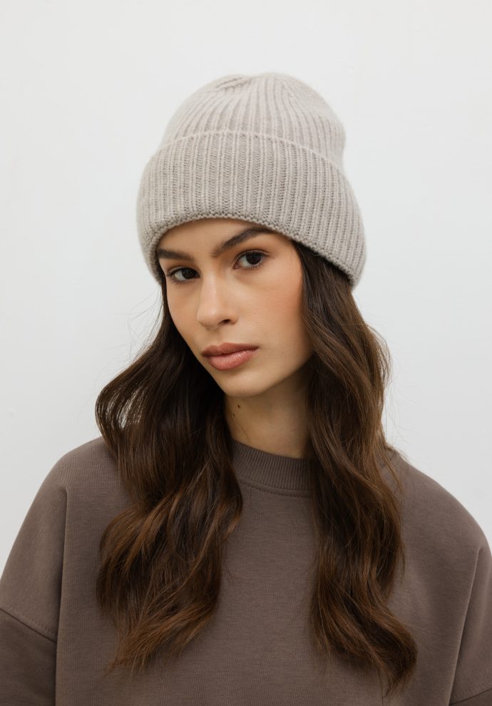 wełniana czapka ines beżowa