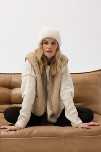 WEŁNIANA KAMIZELKA TEDDY BEŻOWA