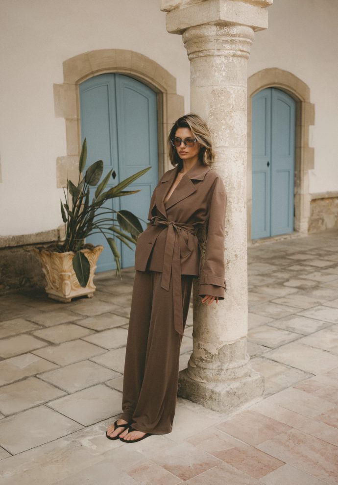 krótki trencz pablo brązowy