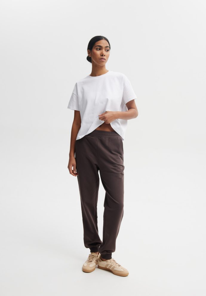 spodnie joggers czekoladowe