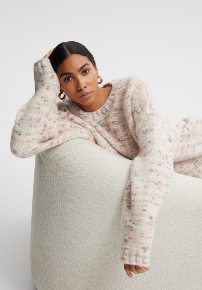 WEŁNIANY SWETER PETRA ECRU