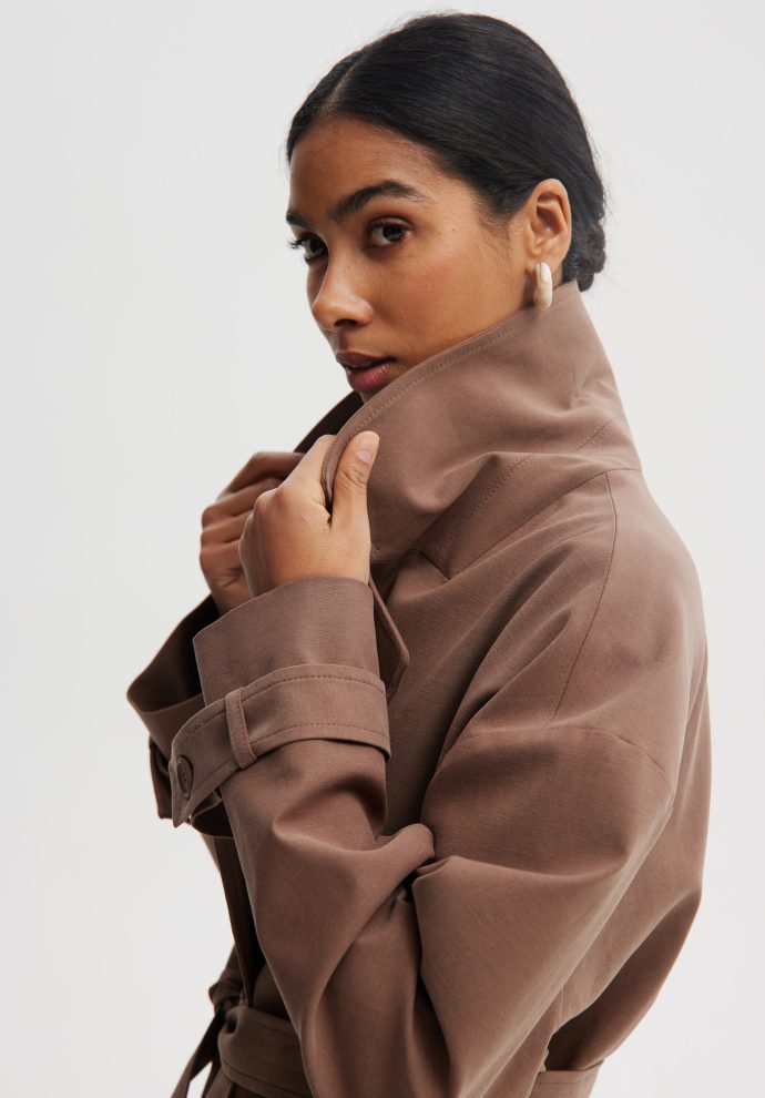 krótki trencz pablo brązowy