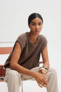 WEŁNIANA KAMIZELKA LAURA BRĄZOWA