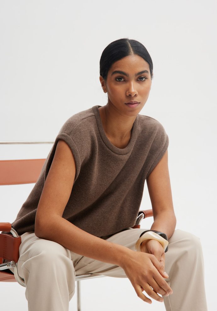 WEŁNIANA KAMIZELKA LAURA BRĄZOWA