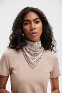 APASZKA GIGI BEŻOWO-BIAŁA