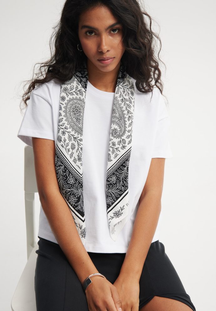 apaszka zoe czarno- biała