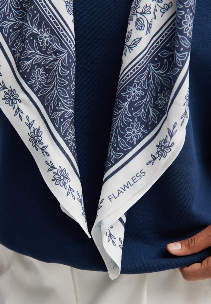 apaszka zoe granatowo- biała