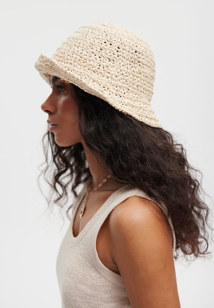 kapelusze backet piaskowy