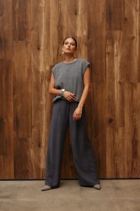 WEŁNIANA KAMIZELKA LAURA SZARA