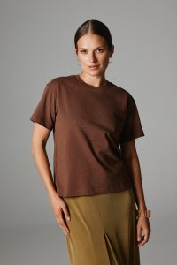 T-SHIRT KIM BRĄZOWY