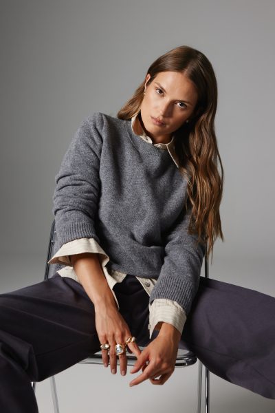 WEŁNIANY SWETER LAURA SZARY