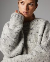 WEŁNIANY SWETER PETRA SZARY