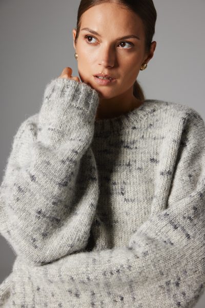 WEŁNIANY SWETER PETRA SZARY