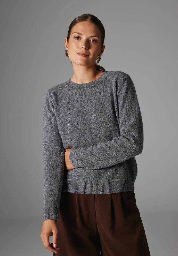 WEŁNIANY SWETER LAURA SZARY