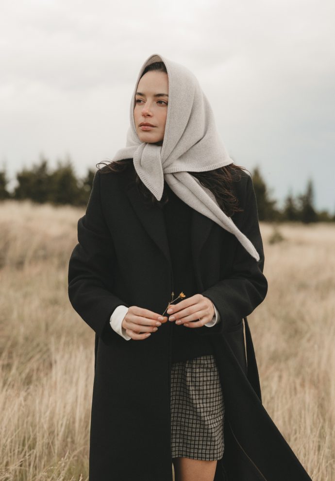 wełniana chusta ines beżowa